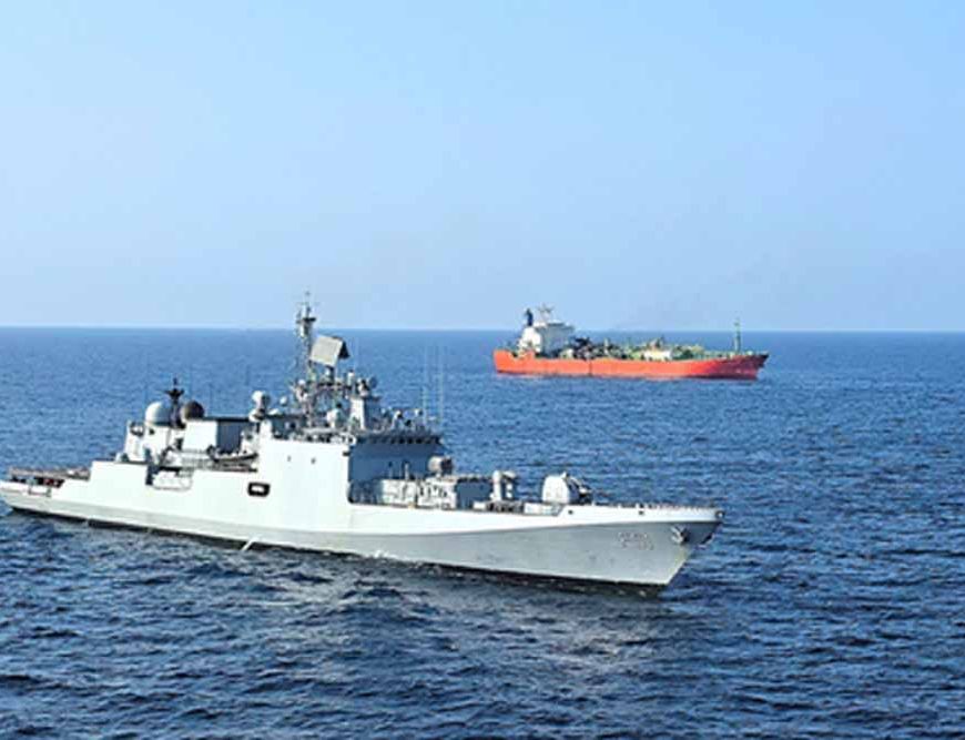 स्ट्रेट ऑफ होर्मुज से सुरक्षित लौट रहे भारतीय जहाज, नेवी के वॉरशिप दे रहे एस्कॉर्ट