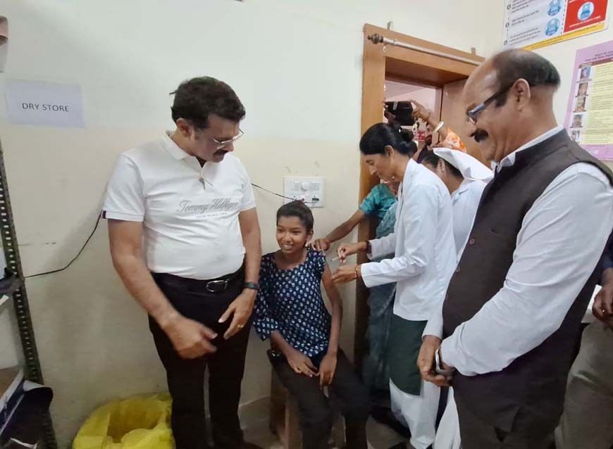 जगदलपुर : बस्तर की बेटियों के लिए सुरक्षा कवच : जगदलपुर में एचपीवी टीकाकरण अभियान का भव्य आगाज़