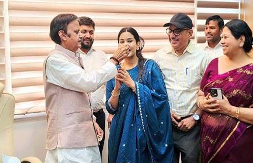 उप मुख्यमंत्री  शुक्ल ने सुश्री समीक्षा द्विवेदी को दी उज्जवल भविष्य की शुभकामनाएँ
