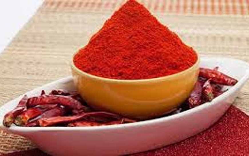 मिर्च पाउडर फेंक 1 करोड़ की लूट, बाइक सवार 4 बदमाश फरार