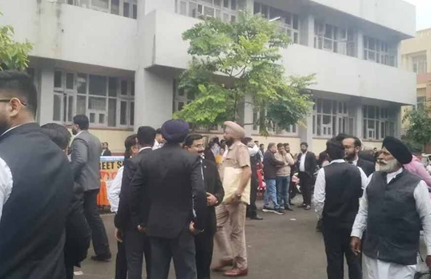 पंजाब-हरियाणा बार काउंसिल चुनाव: मतदान जारी, अमृतसर के करनजीत और सैनी के बीच कांटे की टक्कर