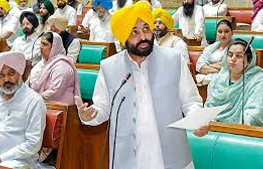 पंजाब की राजनीति में नया ट्रेंड: पूर्व अफसरों की एंट्री से बदल रहे समीकरण
