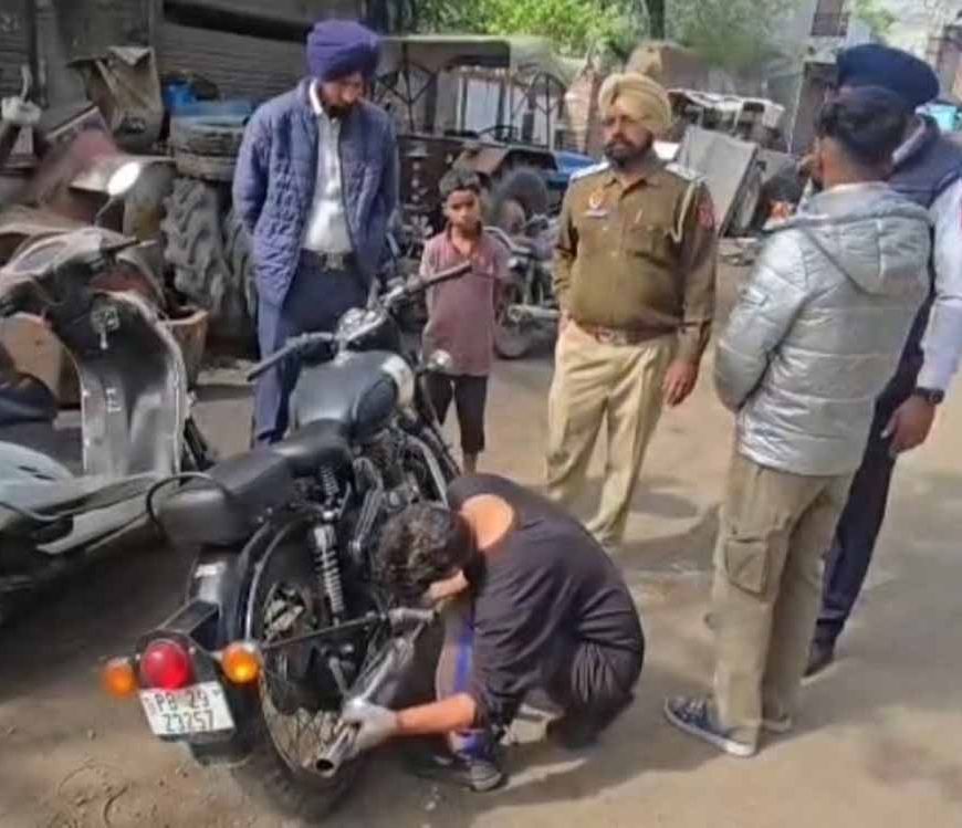 पटाखा साइलेंसर पर पंजाब में सख्ती: मोगा में ट्रैफिक पुलिस ने काटे 50 चालान