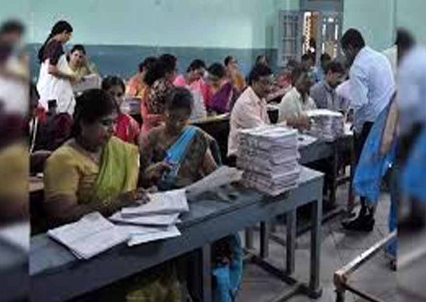 छुट्टियों में भी ड्यूटी: शिक्षक करेंगे बोर्ड कॉपियों की जांच, स्कूलों के आसपास कड़ी सुरक्षा