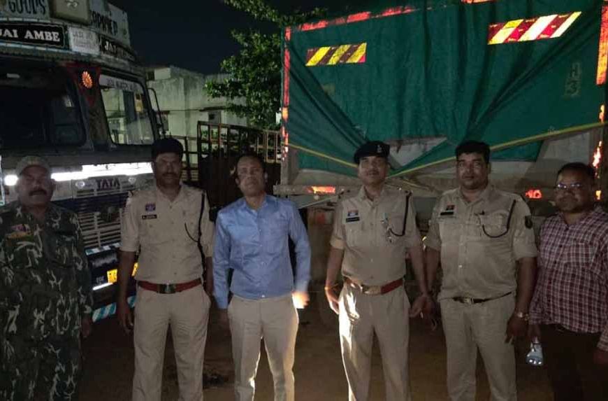 अवैध खनन पर बड़ी कार्रवाई: 11 हाइवा, 2 जेसीबी और चैन माउंटेन मशीन जब्त