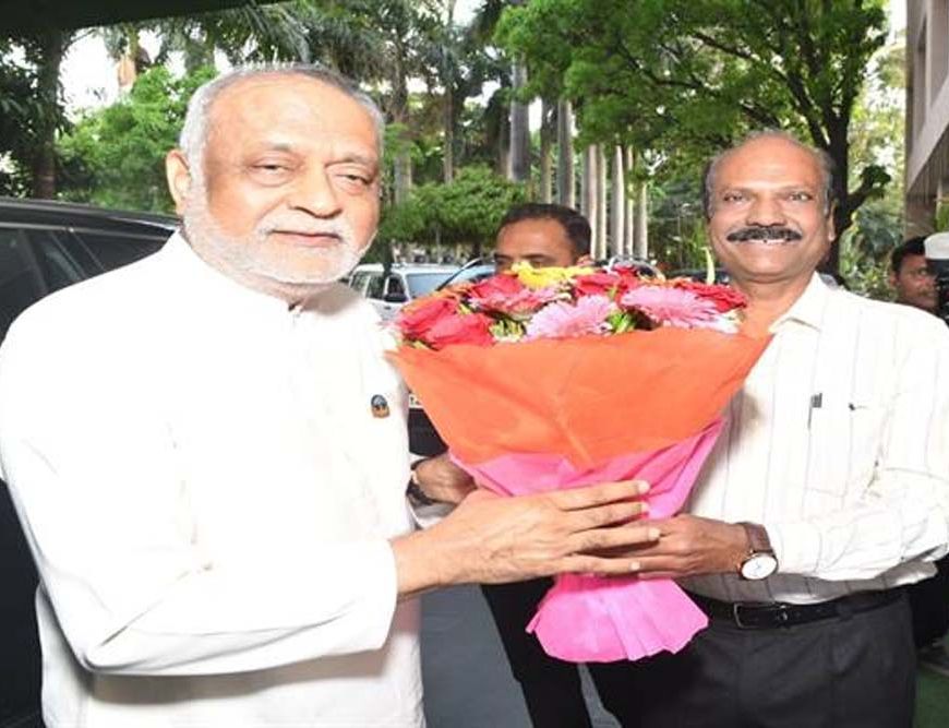 पुलिस कर्मियों की मानसिक मजबूती पर फोकस, भोपाल ऑफिसर्स मेस में योग एवं ध्यान सत्र आयोजित