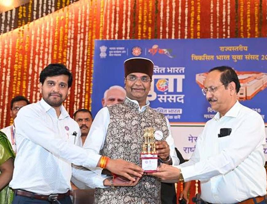 युवा भारत को विकसित राष्ट्र बनाने के ध्वजवाहक : मंत्री सारंग