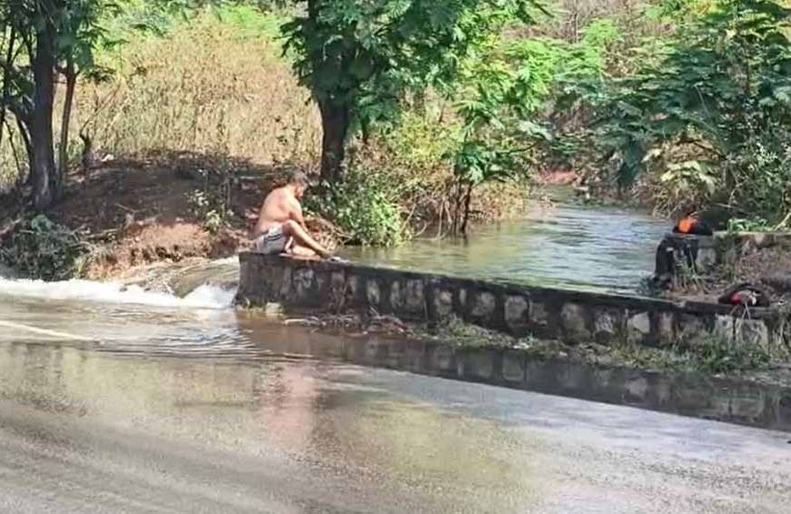 बिलासपुर डैम का गेट टूटा: मूसलाधार बारिश से हाईवे पर बाढ़, खेत हुए जलमग्न