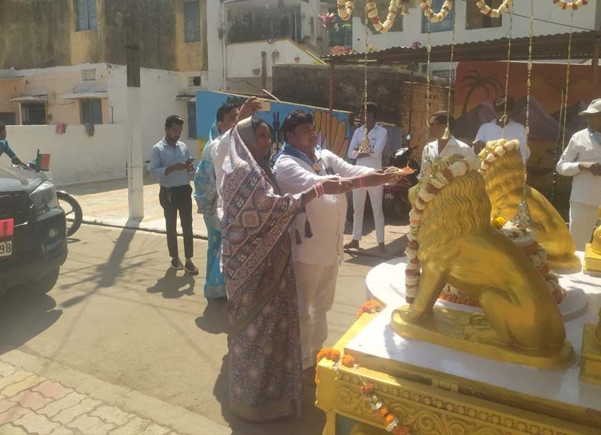 साईं बाबा की यात्रा बड़े धूमधाम से निकल गई