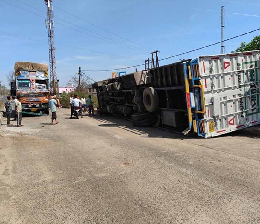 मंडला में दर्दनाक हादसा: जर्जर पुल से गिरी बाइक, चार युवकों की मौत