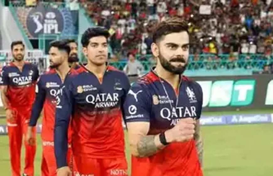 स्वास्तिक चिकारा का तूफान: 21 छक्कों के साथ ठोके 195 रन, टीम ने बनाया 300+ स्कोर