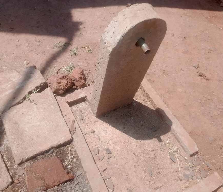 ग्राम मलैकी में नहीं है बिजली पानी की सुविधा शासन प्रशासन मौन।