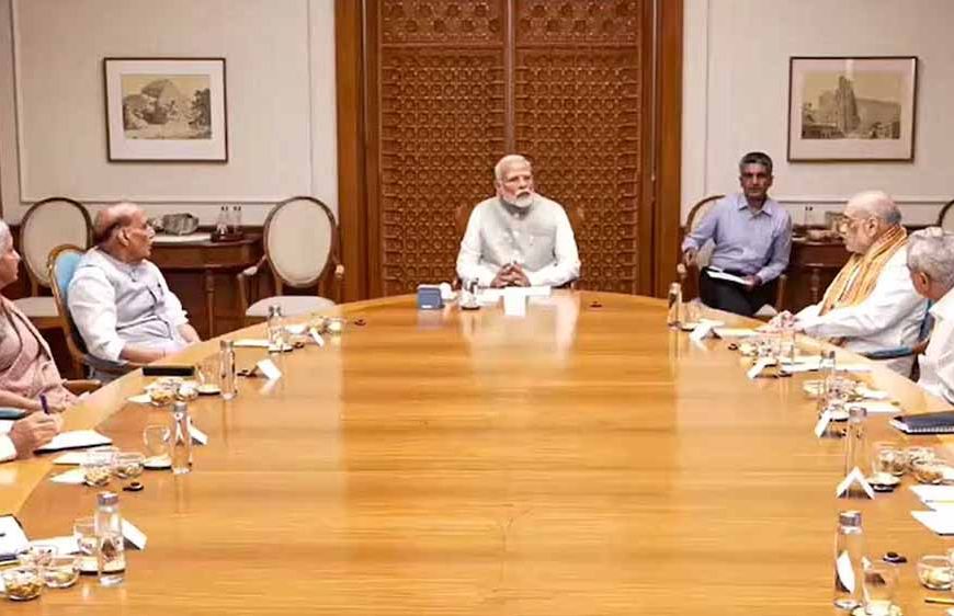 पश्चिम एशिया संकट के बीच PM मोदी की हाई लेवल मीटिंग, बिजली-पेट्रोलियम पर अहम मंथन