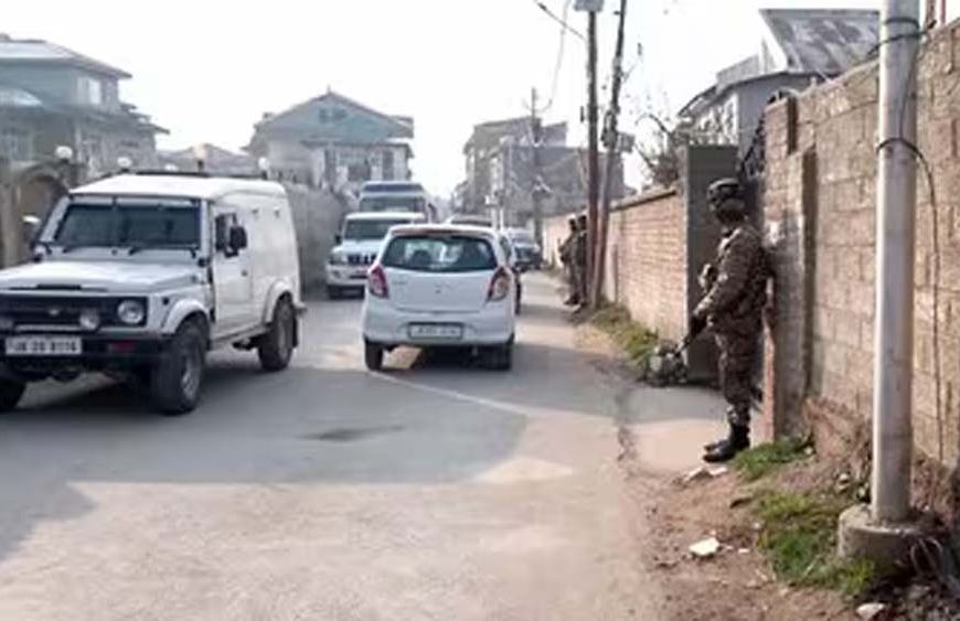 जम्मू-कश्मीर में रेड फोर्ट ब्लास्ट से जुड़े तार, कारोबारी के घर NIA की बड़ी रेड