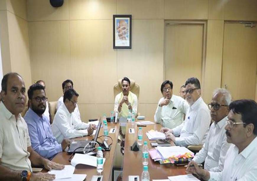 सिंचाई परियोजनाओं को निर्धारित समय अवधि में पूरी गुणवत्ता के साथ पूर्ण करें : मंत्री सिलावट