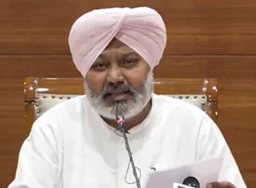 ट्रांसपोर्ट विभाग अब वित्त मंत्री चीमा के जिम्मे, जेल विभाग डॉ. रवजोत को सौंपा गया