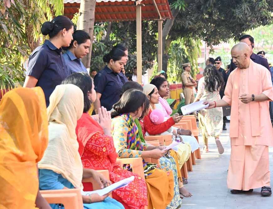 जनता की हर समस्या का त्वरित समाधान कराएं अधिकारी: मुख्यमंत्री