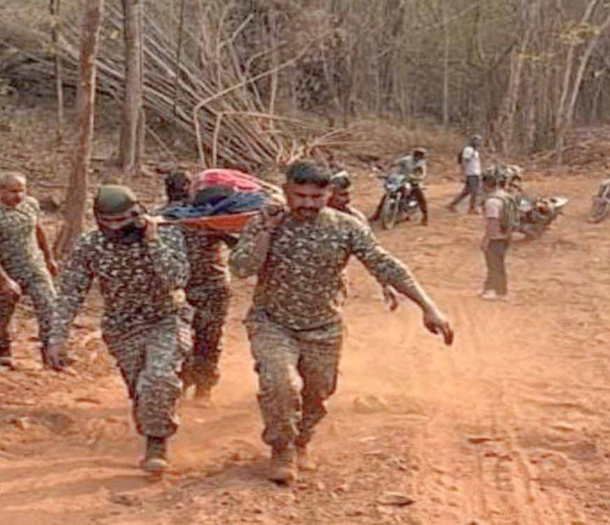 ITBP जवानों की दरियादिली: गर्भवती महिला को 5 किमी कंधों पर उठाकर बचाई जान