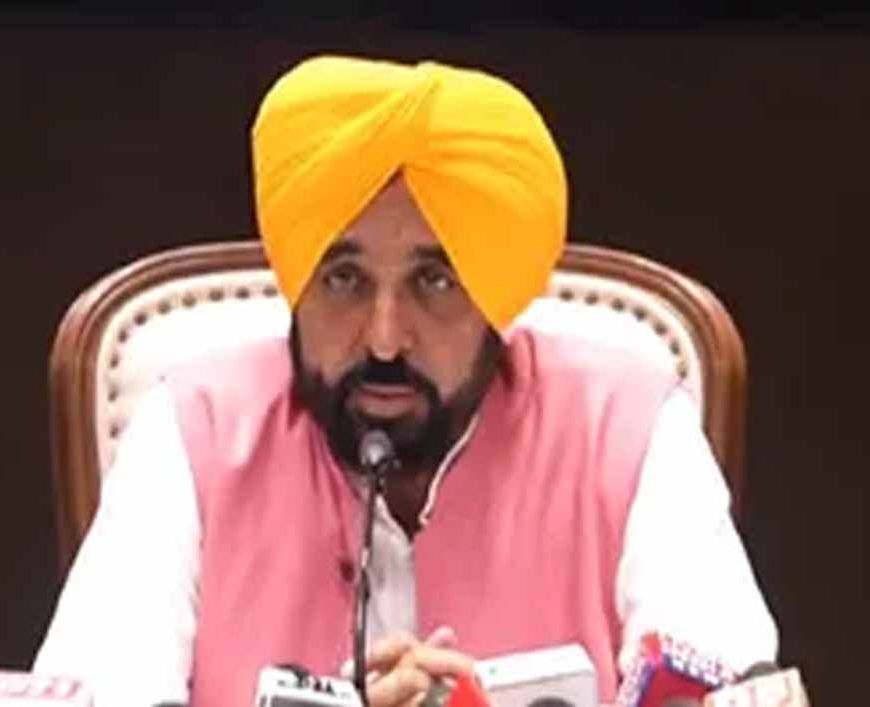 CM मान का भाजपा पर निशाना: ‘गुजरात में पेपर लीक सबसे ज्यादा, पंजाब में एक भी नहीं’