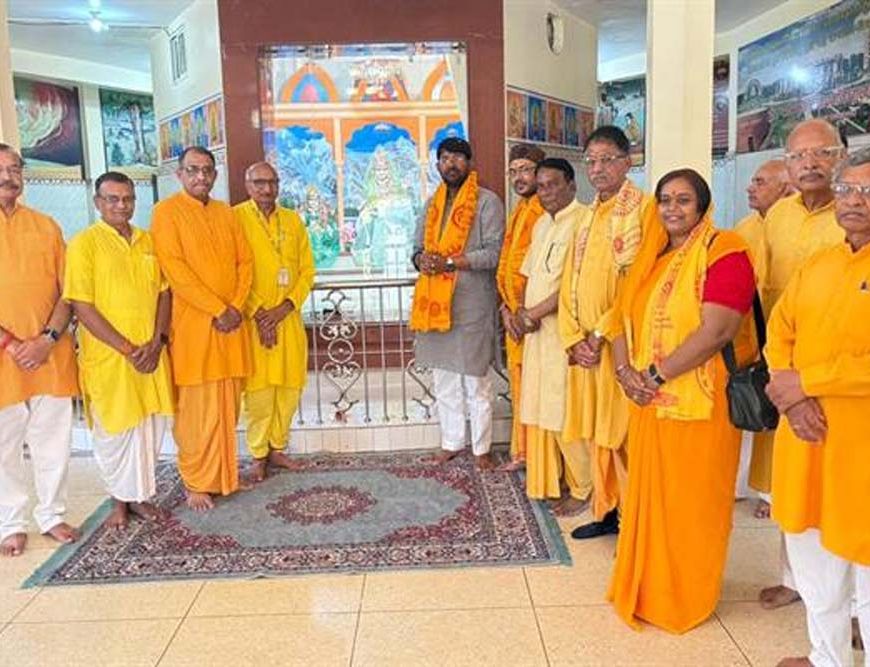 राज्यमंत्री पटेल ने गायत्री शक्ति पीठ में गौशाला का किया निरीक्षण, गौमाता की हुई पूजा