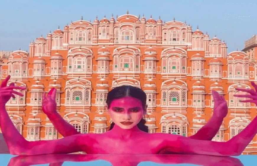 जयपुर में रूसी फोटोग्राफर का आर्ट बना विवाद हाथी को गुलाबी रंग में रंगने पर मचा हंगामा