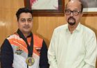 राज्यपाल  डेका ने स्वर्ण पदक विजेता आर्मरेसलर मंत झा को दी बधाई राज्यपाल  रमेन डेका