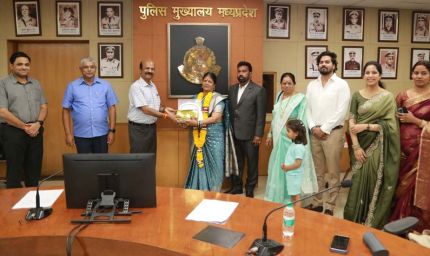 पुलिस मुख्यालय परिवार द्वारा नौसेवानिवृत्‍त कर्मचारियों को भावभीनी विदाई