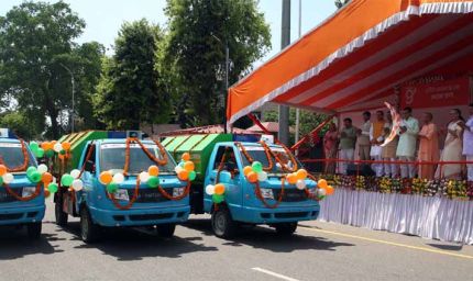 सीएम योगी बुधवार को करेंगे 250 इलेक्ट्रिक व सीएनजी वाहनों का फ्लैग ऑफ, लखनऊ में कूड़ा प्रबंधन को मिलेगी नई रफ्तार