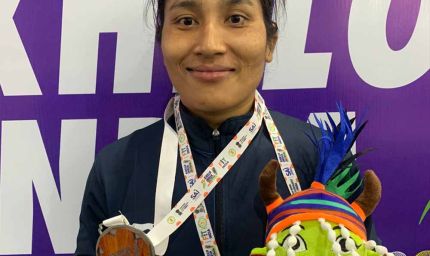 कुश्ती सीखने के लिए स्विमिंग पूल में जॉब करने वाली देबी डायमारी की मेहनत लाई रंग, खेलो इंडिया ट्राइबल गेम्स में जीता रजत