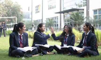 यूपी के लाखों छात्रों को योगी सरकार का बड़ा तोहफा, छात्रवृत्ति से वंचित रहे छात्र अब दोबारा कर सकेंगे आवेदन