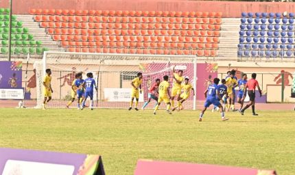 फुटबॉल में छत्तीसगढ़ को रजत पदक : फाइनल में कड़े मुकाबले में पश्चिम बंगाल से 0-1 से मिली हार