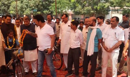 शैक्षणिक सत्र के द्वितीय दिवस भी शासकीय विद्यालयों में ‘प्रवेश उत्सव’ का हुआ आयोजन