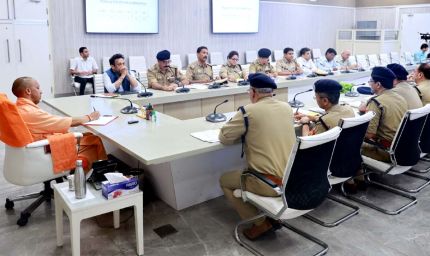 योगी के निर्देश पर कालाबाजारी पर बड़ा प्रहार, 233 एफआईआर