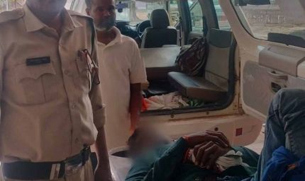 दमोह के डायल-112 हीरोज सड़क दुर्घटना में गंभीर रूप से घायल 03 व्यक्तियों को पहुँचाया अस्पताल