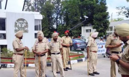 अमृतसर में बड़ी आतंकी साजिश नाकाम, आइईडी सहित एक व्यक्ति गिरफ्तार, पाकिस्तान से जुड़े तार खंगाल रही पुलिस