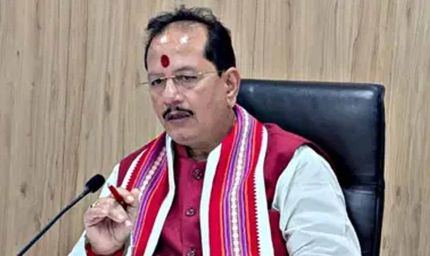 विजय सिन्हा का बयान—'सीएम पद की दौड़ में नहीं, NDA में सभी नेता बराबर'