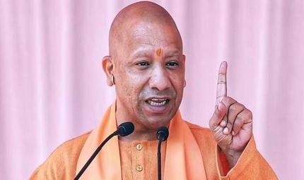 दिग्विजयनाथ पीजी कॉलेज में मुख्यमंत्री ने किया डॉ. तेज प्रताप शाही की स्मृति में आधुनिक कंप्यूटर प्रयोगशाला का उद्घाटन