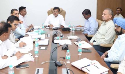 ऊर्जा मंत्री ने की विभागीय योजनाओं की गहन समीक्षा