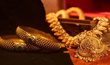 अचानक ₹5000 सस्ती हुई चांदी, 2.04 लाख रुपये कम हुआ रेट, जानिए 10 ग्राम सोने की कीमत