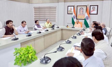 बुनकरों की आय, सम्मान और स्थायित्व सुनिश्चित करना प्राथमिकता: मुख्यमंत्री योगी आदित्यनाथ