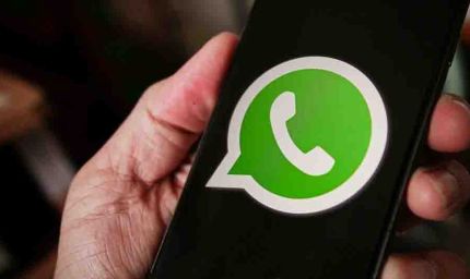 वॉट्सऐप ने कार यूजर्स के लिए लॉन्च किया नया कारप्ले ऐप, अब इंफोटेनमेंट सिस्टम पर ही देख सकेंगे कॉल हिस्ट्री और चैट्स