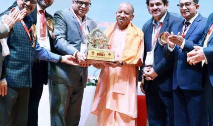 सीएम योगी, स्मार्टफोन की लत बनी बीमारी, हार्ट अटैक का बढ़ा खतरा