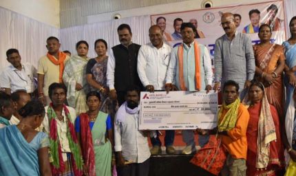 रायपुर : विकास की नींव रखने वाले हाथों का सम्मान, श्रमिक सम्मेलन में योजनाओं की सौगात से खिले श्रमिकों के चेहरे