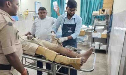 शिवहर अस्पताल में दारोगा के जुगाड़ इलाज की तस्वीर वायरल