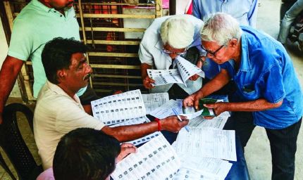 SIR वोटर लिस्ट अपडेट: 12 राज्यों में 6.08 करोड़ नाम हटे, यूपी और बंगाल में सबसे बड़ा बदलाव