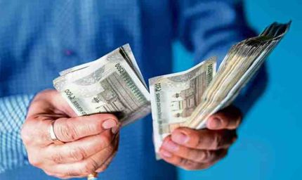 केंद्रीय कर्मचारियों को DA बढ़ोतरी का इंतजार, अप्रैल सैलरी पर भी असर की आशंका