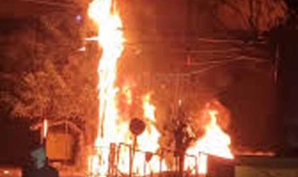 भोपाल के MP नगर में ट्रांसफार्मर ब्लास्ट: फॉर्च्यूनर कार चपेट में, इलाके में अफरा-तफरी