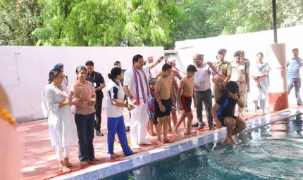 राज्यमंत्री डॉ. गौतम टेटवाल ने शासकीय स्विमिंग पूल का किया लोकार्पण