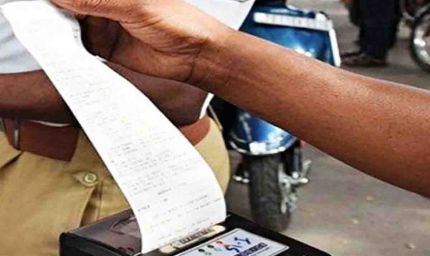 हैदराबाद: चालान से बचने के लिए फ्लिप नंबर प्लेट लगाने वाले BMW चालक पर केस