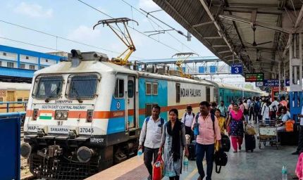 महाराष्ट्र से बंगाल तक 11 स्पेशल ट्रेनें, 1.5 लाख यात्रियों को कंफर्म सीट की बड़ी राहत